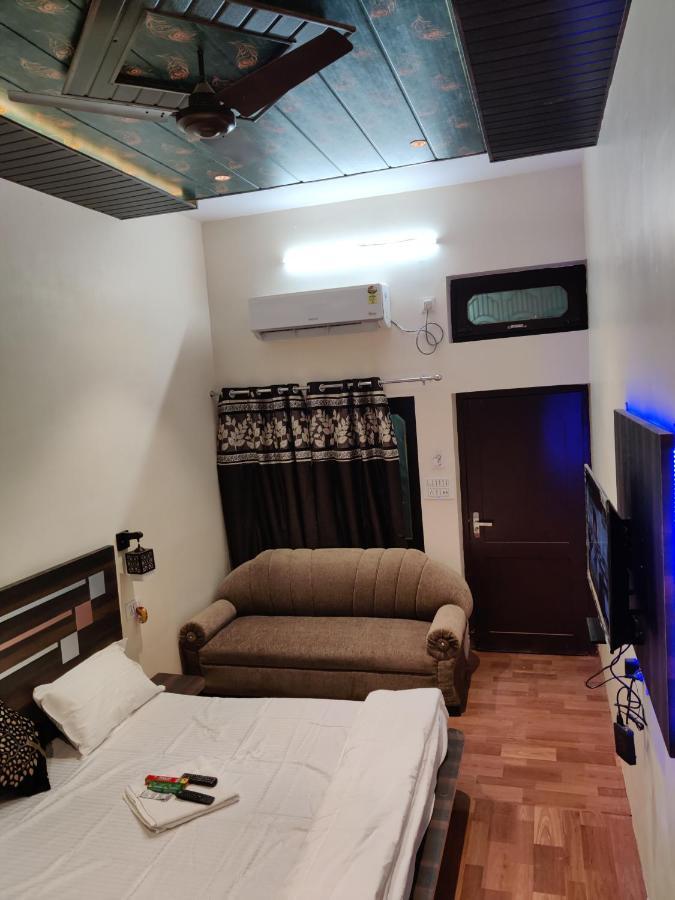 Keshav Hotel Farrukhabad Bagian luar foto