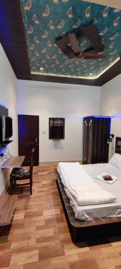 Keshav Hotel Farrukhabad Bagian luar foto