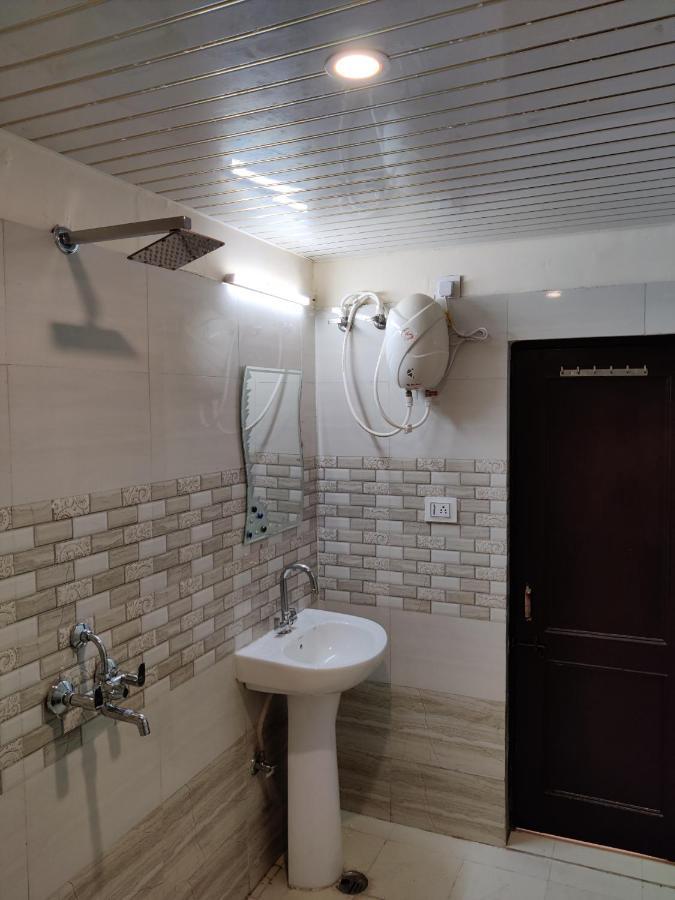 Keshav Hotel Farrukhabad Bagian luar foto