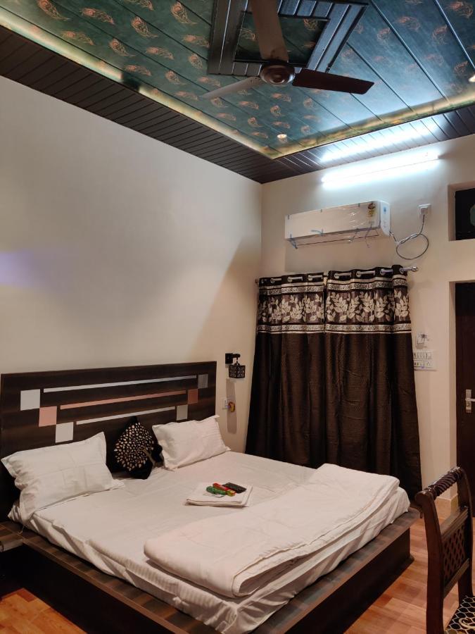 Keshav Hotel Farrukhabad Bagian luar foto