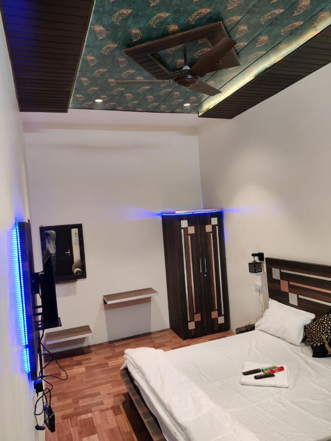 Keshav Hotel Farrukhabad Bagian luar foto
