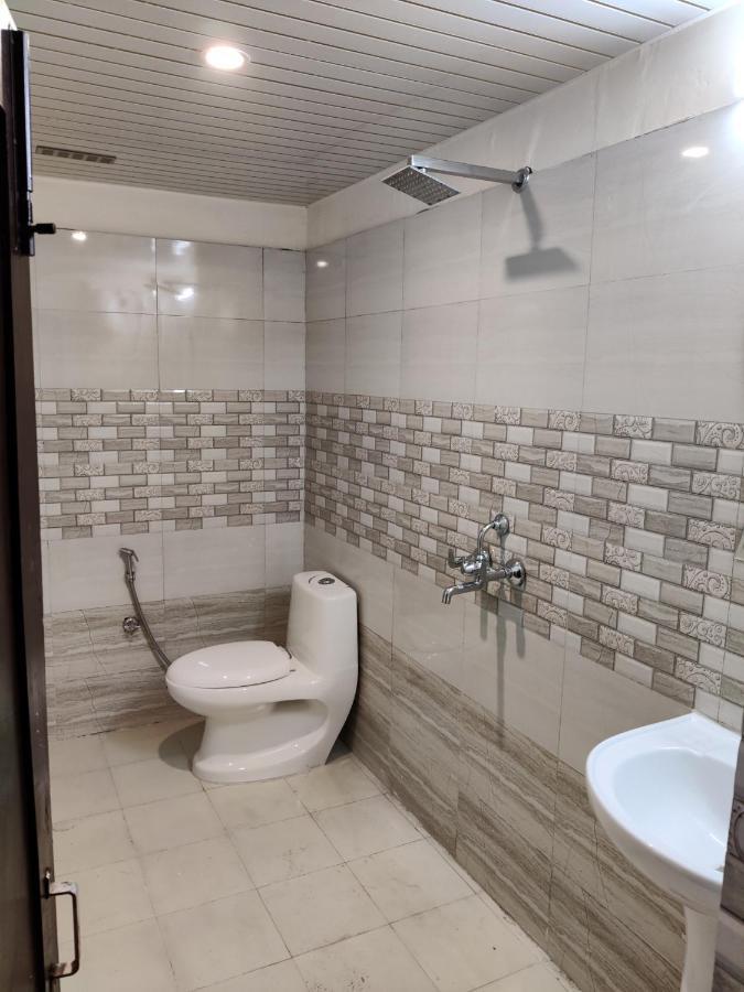 Keshav Hotel Farrukhabad Bagian luar foto